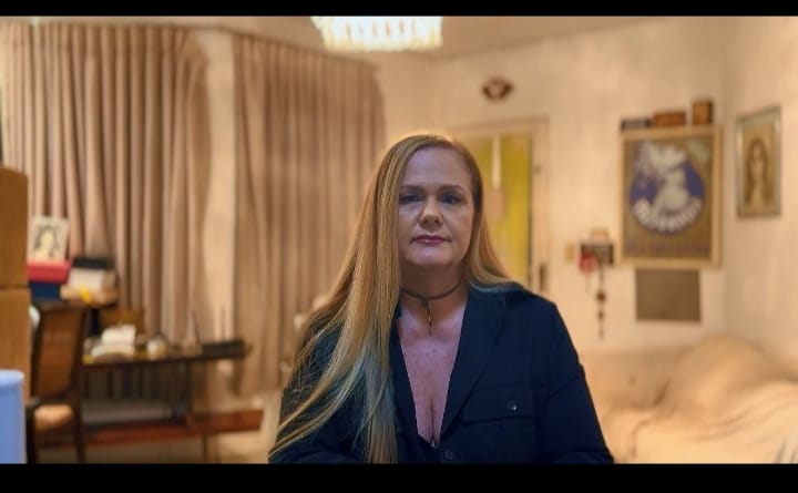 #colunabemfalada e um assunto muito sério homens machistas intitulam-se de vítimas do feminismo e participam do movimento RED PILL. Mulheres, corram. Assistam!